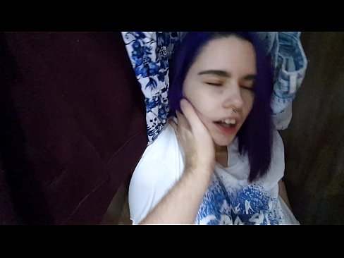 ❤️ Знайшоў сваю сястру ў шафе і дапамог ёй скончыць Шлюхі у нас ☑